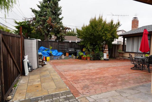 26280 Adrian Avenue, Hayward CA: https://media.crmls.org/mediaz/50c321d9-8fb4-4997-9c72-73408157d7da.jpg