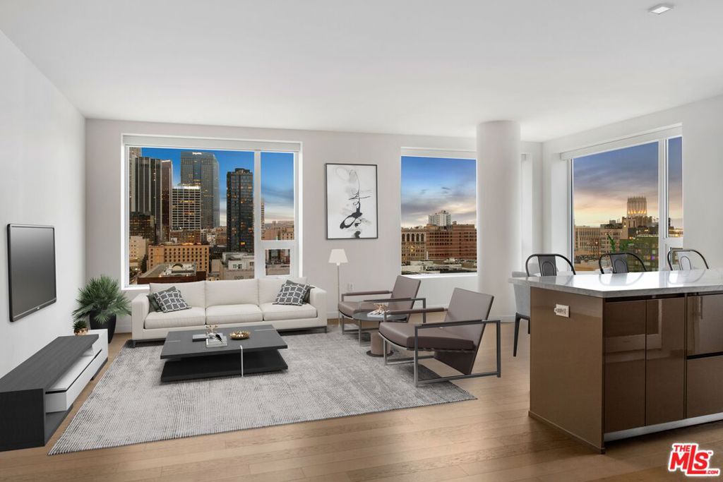 1050 S Grand Avenue 1610, Los Angeles, CA 90015
