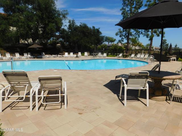 559 Stoney Peak Court, Simi Valley CA: https://media.crmls.org/mediaz/50c4269d-d7a8-4dcd-9f53-7398cf3fb1ba.jpg