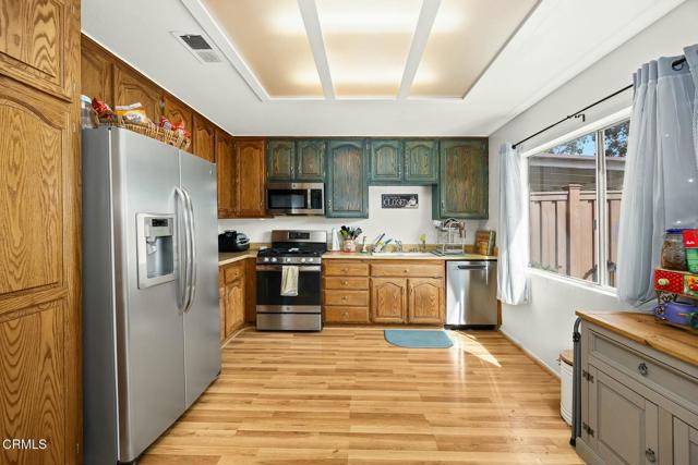 16606 Shinedale Drive, Canyon Country CA: https://media.crmls.org/mediaz/50c43876-1715-40e7-acd2-268838a535b3.jpg