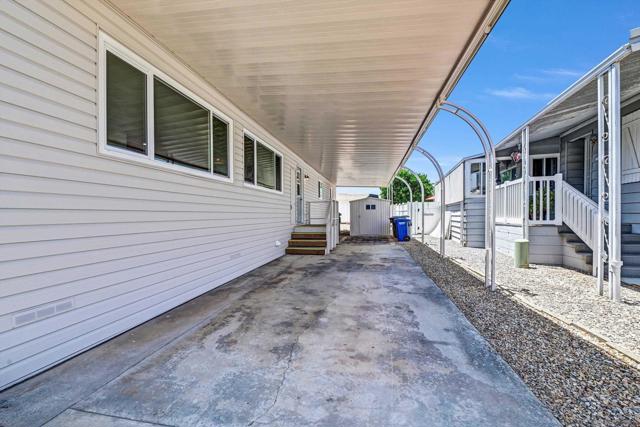 1401 El Norte Pkwy, San Marcos CA: https://media.crmls.org/mediaz/50c46c1f-cea4-4c42-a010-450b6c556771.jpg