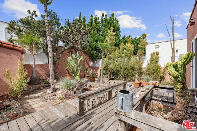 931 S Ogden Drive, Los Angeles CA: https://media.crmls.org/mediaz/50c4d2cd-fc80-48e2-84ca-a7c752d93721.jpg