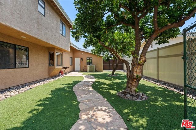 6443 Matilija Avenue, Van Nuys CA: https://media.crmls.org/mediaz/50c4e538-f60c-468d-91e6-7c282b7ec8e6.jpg