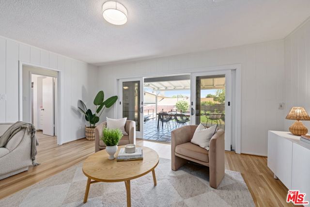 3228 Sagamore Way, Los Angeles CA: https://media.crmls.org/mediaz/50c51b9d-2c2d-46f8-9ec0-3b67fbdcb76b.jpg