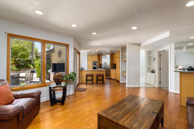 341 Pico De La Loma, Escondido CA: https://media.crmls.org/mediaz/50c58935-4d9e-43e1-81c3-db771212bd61.jpg