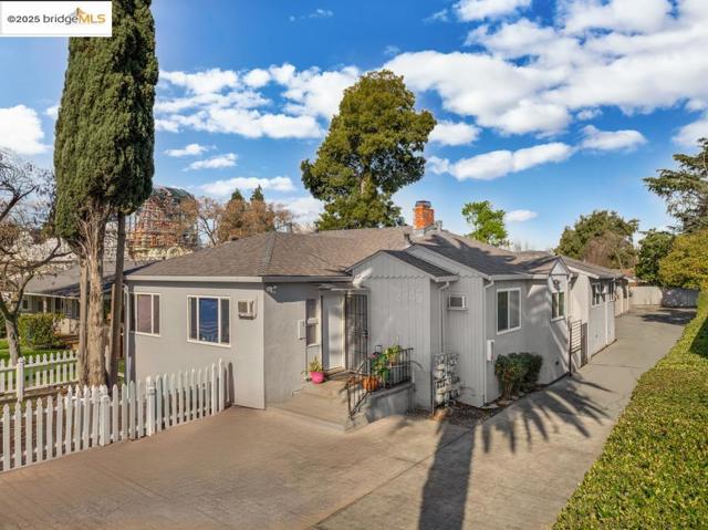 2745 Concord Blvd, Concord CA: https://media.crmls.org/mediaz/50c5cde9-ba05-4bfd-8738-6bd6b042f208.jpg