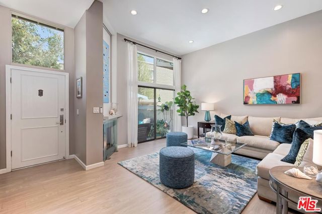 13121 Mindanao Way, 4 photo 4