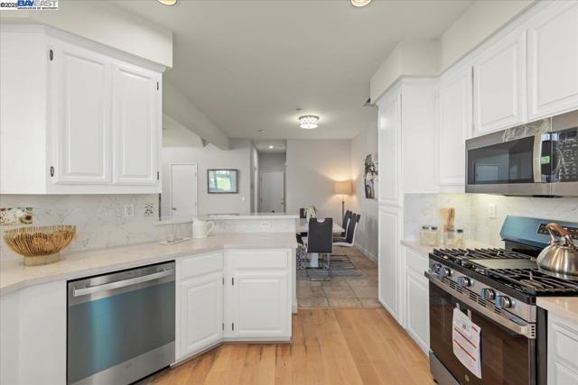 253 Bellington Cmn, Livermore CA: https://media.crmls.org/mediaz/50c6277d-d046-4252-aa54-c487bab35687.jpg