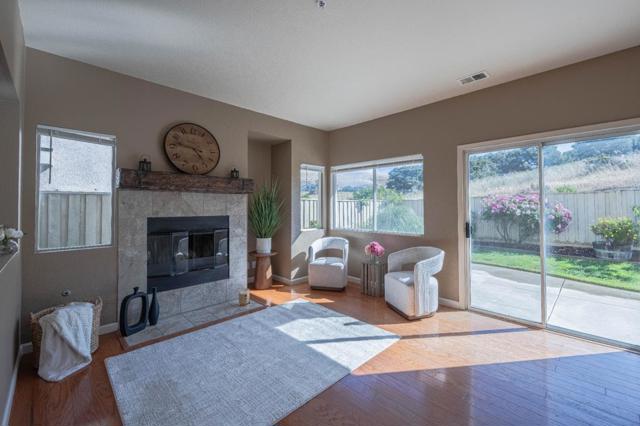 27320 Bavella Way, Salinas CA: https://media.crmls.org/mediaz/50c64a00-3cc6-4e60-af8e-18576ee33627.jpg