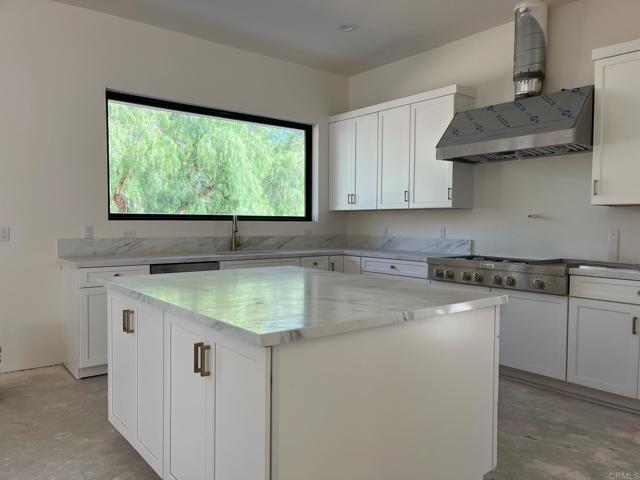 15176 Vali Hai Rd, Poway CA: https://media.crmls.org/mediaz/50c77944-2bc7-4cbf-9c4a-781e19e568c8.jpg