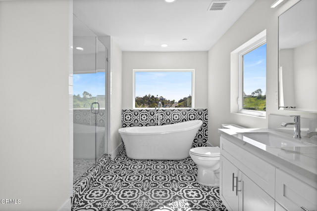 Detail Gallery Image 17 of 20 For 4333 Portola Ave, Los Angeles,  CA 90032 - 4 Beds | 5 Baths