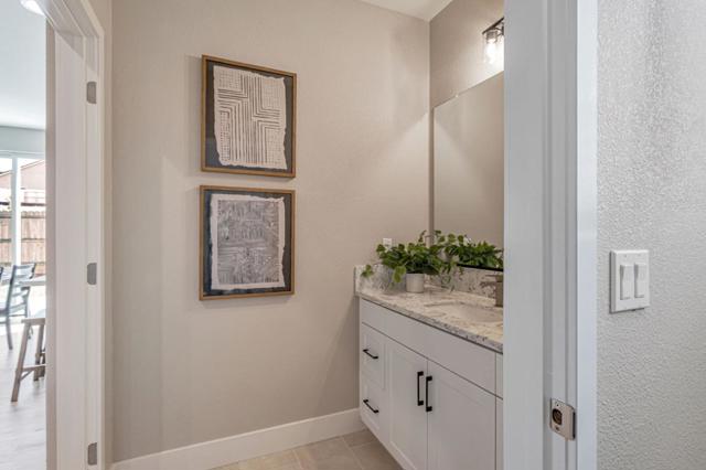 1153 Coyote Peak Way, Hollister CA: https://media.crmls.org/mediaz/50c8acf8-6b6a-43bc-ae3b-67e251ec2450.jpg