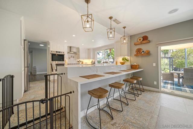 1654 Palomino Ln, Escondido CA: https://media.crmls.org/mediaz/50c92612-8491-4f71-8226-60b509e51891.jpg