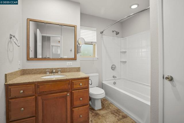 89 Cormorant Court, Martinez CA: https://media.crmls.org/mediaz/50c9d174-8195-45a3-bdfb-8d6abc3131e1.jpg