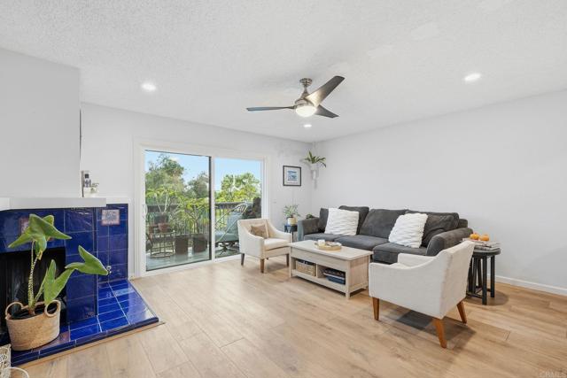 Detail Gallery Image 4 of 39 For 3711 Balboa #B,  San Diego,  CA 92117 - 2 Beds | 2 Baths