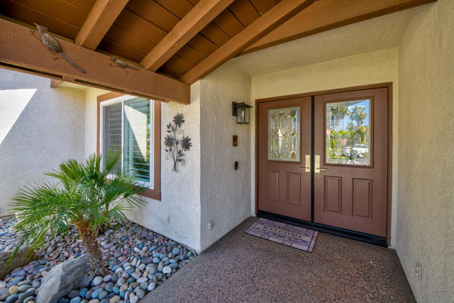 39060 Kilimanjaro Court, Palm Desert CA: https://media.crmls.org/mediaz/50ca5e94-4585-4d65-a936-92e6f9776f33.jpg