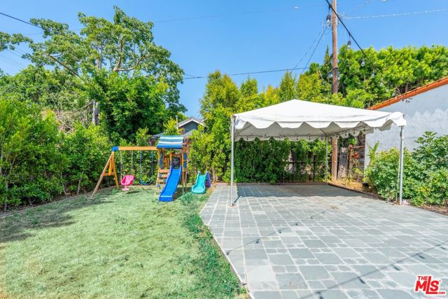 719 N Gardner Street, Los Angeles CA: https://media.crmls.org/mediaz/50ca79af-7977-4046-9a01-39de3c8b9a0b.jpg