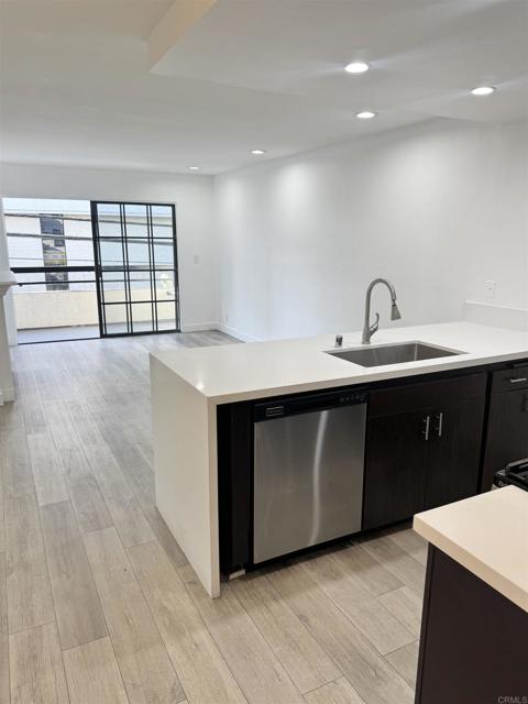 1550 N Fuller Avenue, Hollywood CA: https://media.crmls.org/mediaz/50ca8ec6-d942-4ec9-9ca1-a98d9ed21065.jpg