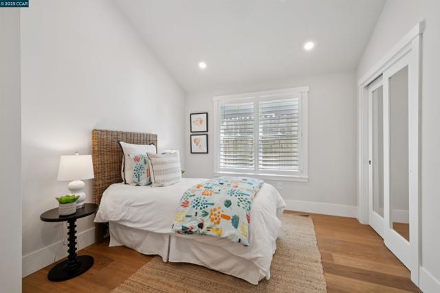 973 4Th St, Lafayette CA: https://media.crmls.org/mediaz/50caa220-0703-41db-86ba-36bcdea532c3.jpg