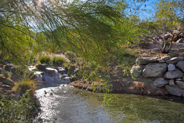 48499 Old Stone Trail, Palm Desert CA: https://media.crmls.org/mediaz/50cad01a-9415-452f-bc53-883c4fa14f6f.jpg