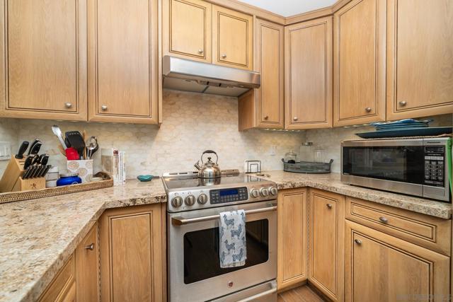 Image 8 of 45 For 2955 Ocean Street  19