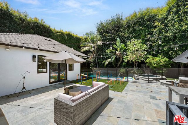 1839 Preuss Road, Los Angeles CA: https://media.crmls.org/mediaz/50cb59ae-a1ff-4e2b-96cf-1b9a7de32e1b.jpg