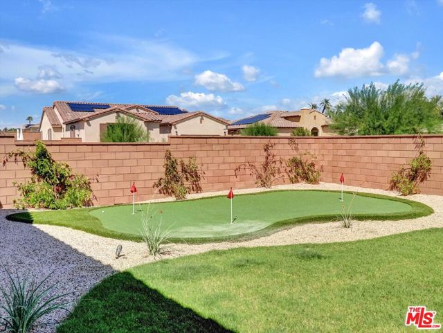 81921 Fiori Del Deserto Drive, La Quinta CA: https://media.crmls.org/mediaz/50cc8c77-84d4-4829-abe5-e04fd5b65a5a.jpg