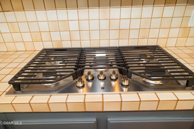 3154 Provence Place, Thousand Oaks CA: https://media.crmls.org/mediaz/50ccf037-8731-4247-a9ab-3be5b9dd08a0.jpg