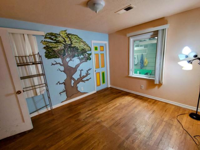 230 Paloma Avenue, Salinas CA: https://media.crmls.org/mediaz/50ccf2f4-5322-4bf4-b2e8-9b934109674e.jpg