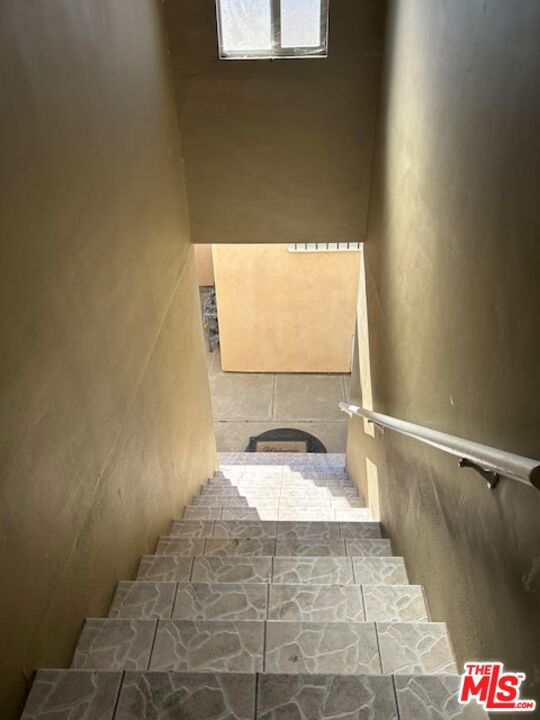 428 S DOHENY Drive, Beverly Hills CA: https://media.crmls.org/mediaz/50cd04ef-fdec-4f54-93d9-adb46d610f1d.jpg