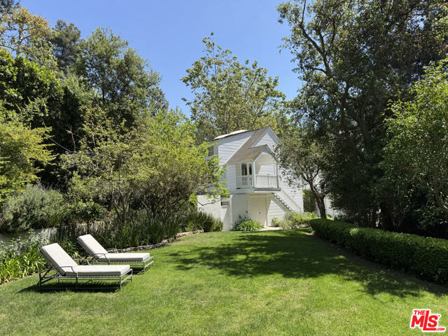 2121 Trently Lane,  CA: https://media.crmls.org/mediaz/50cd0735-3a5e-4fe6-823b-3548350922d8.jpg