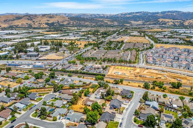 18455 Old Monterey Road, Morgan Hill CA: https://media.crmls.org/mediaz/50cd500e-c798-452c-98f7-4a425288f438.jpg