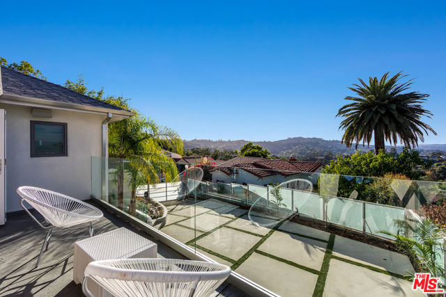 3490 Wonder View Place, Los Angeles CA: https://media.crmls.org/mediaz/50cd95d3-3753-4f8b-a216-0392fa8fcaaf.jpg