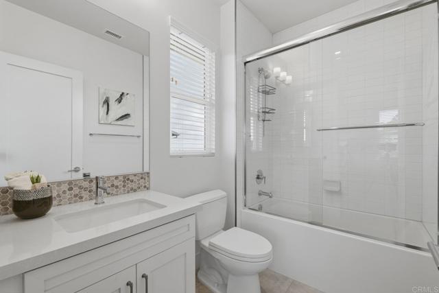 870 Hymettus Avenue, Encinitas CA: https://media.crmls.org/mediaz/50cdc16d-50dc-4bce-b6ac-a1caba6c04c6.jpg