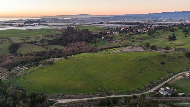 Image 3 of 23 For 967 Salinas Road