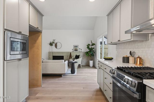 Detail Gallery Image 15 of 34 For 2868 Amber Wood Pl, Thousand Oaks,  CA 91362 - 4 Beds | 2/1 Baths