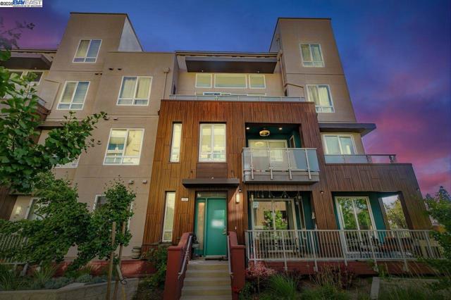2359 Halogen Cmn, Fremont CA: https://media.crmls.org/mediaz/50cee8e8-19e0-463f-aa08-bfe263826518.jpg