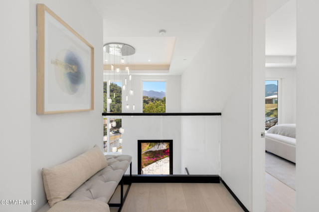 118 Giles Road, Lake Sherwood CA: https://media.crmls.org/mediaz/50cfec90-f255-45be-b45c-f51a93f1de86.jpg