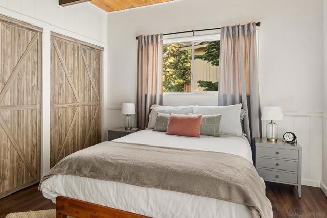 720 Buckingham Sq, Lake Arrowhead CA: https://media.crmls.org/mediaz/50d02567-1dd1-42c8-bc9c-86d46efdd14a.jpg