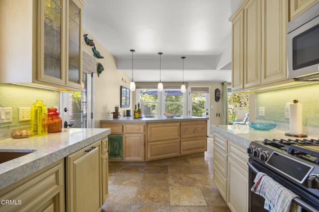 401 S Brent Street, Ventura CA: https://media.crmls.org/mediaz/50d03af1-db75-4cb6-a204-9dc727c24289.jpg