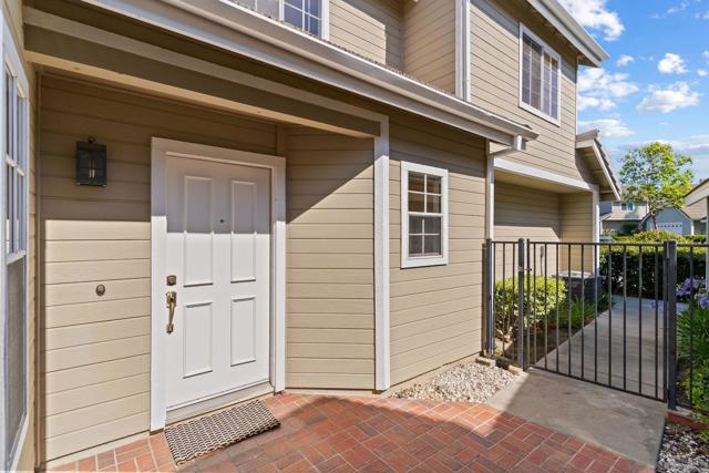 10598 Rancho Carmel Dr, San Diego CA: https://media.crmls.org/mediaz/50d0721f-3aa5-439d-86a9-9f2603879882.jpg