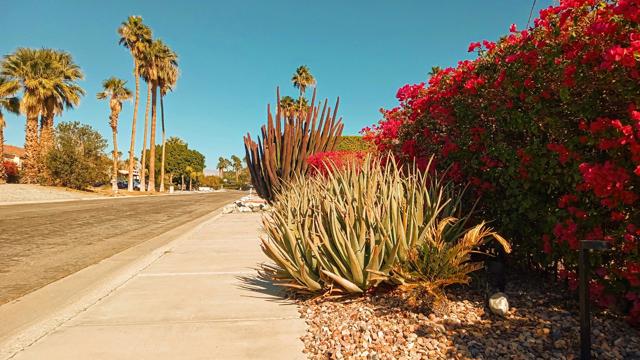 2200 E Acacia, Palm Springs CA: https://media.crmls.org/mediaz/50d135cf-7f39-4d24-8d37-99c6b8bd7b83.jpg