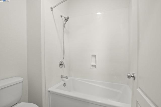 3105 Vittoria Loop, Dublin CA: https://media.crmls.org/mediaz/50d15765-5c8f-4c99-a3a1-8e338fed625f.jpg