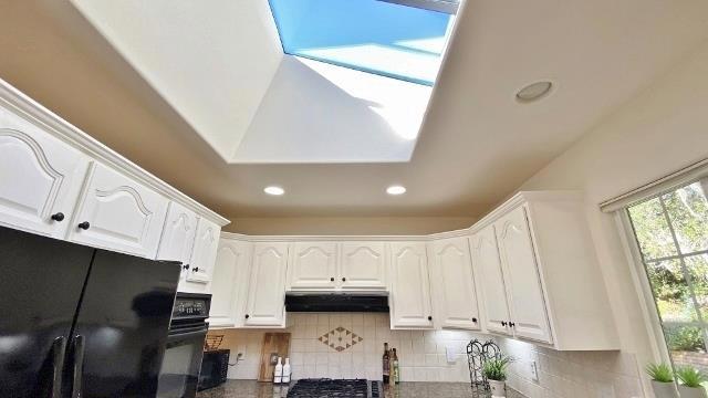 25349 Flanders Drive, Carmel CA: https://media.crmls.org/mediaz/50d17189-1123-482f-be46-640ab7495a63.jpg