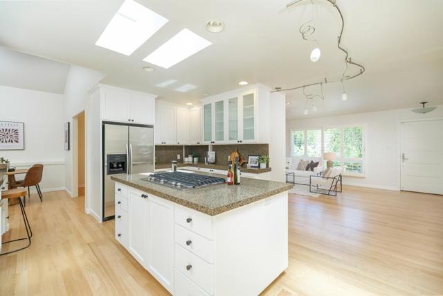 225 N Almenar Drive,  CA: https://media.crmls.org/mediaz/50d1be2c-bac6-4882-8fac-bb17ab5585e5.jpg