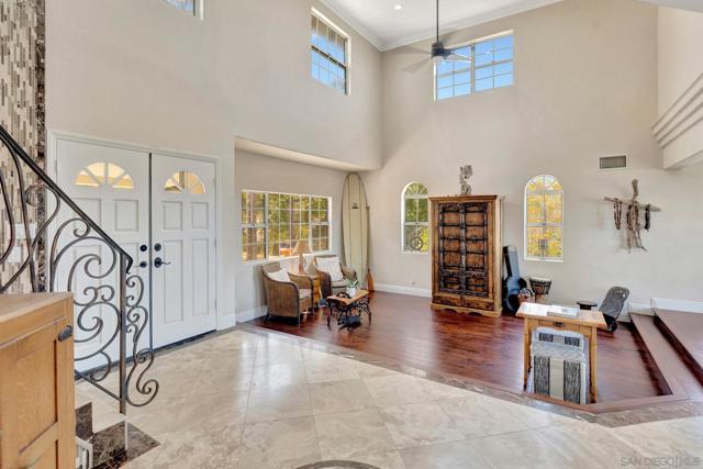 560 Seeforever Dr, San Marcos CA: https://media.crmls.org/mediaz/50d1e682-b6a2-4e25-9fd2-0bd9da82a839.jpg