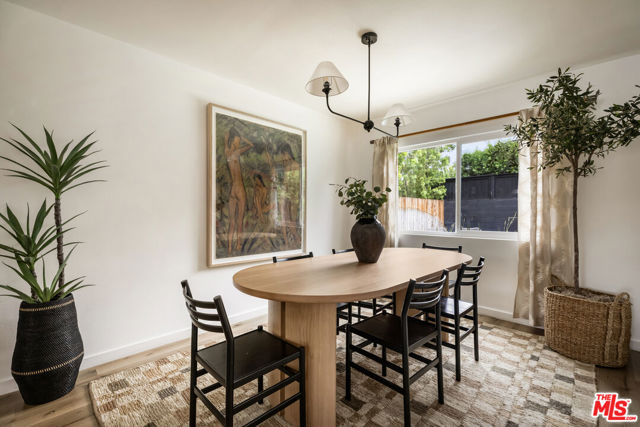 13123 Magnolia Boulevard, Sherman Oaks CA: https://media.crmls.org/mediaz/50d2657c-c328-4214-a05e-43d9acc3edb7.jpg