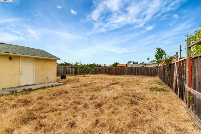 6547 Dairy Ave, Newark CA: https://media.crmls.org/mediaz/50d3010b-9088-4be4-bad5-7dd882750b76.jpg