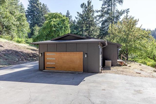 17951 Mountain Charlie Road, Los Gatos CA: https://media.crmls.org/mediaz/50d36dcb-36fe-4621-b5c4-4328cc98a070.jpg