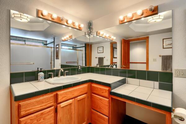 40835 Big Oak Flat Road, Oakhurst CA: https://media.crmls.org/mediaz/50d37cea-3e33-40cf-8eaa-c9793ea0dad3.jpg